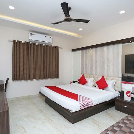 Oyo 15861 Hotel Shivganga Comfort Zone Rāipur Exteriör bild