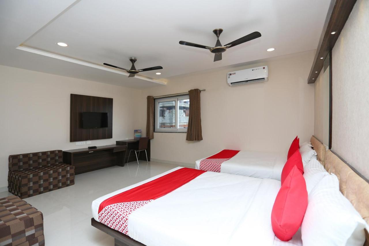 Oyo 15861 Hotel Shivganga Comfort Zone Rāipur Exteriör bild