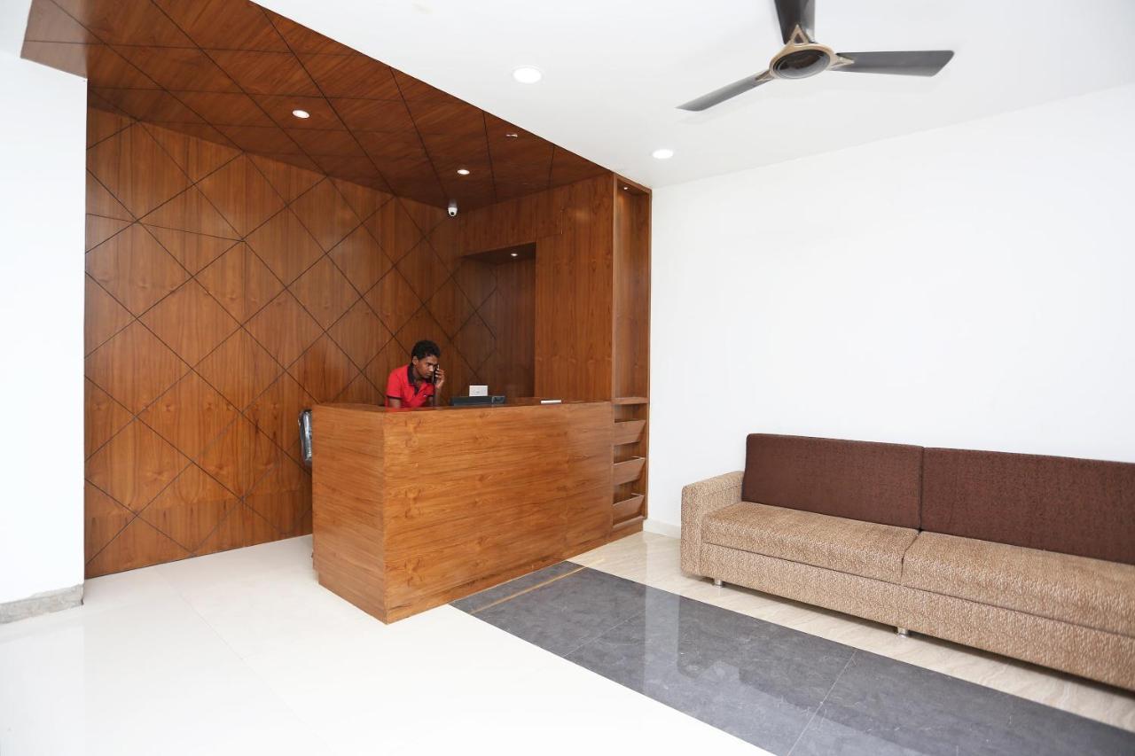 Oyo 15861 Hotel Shivganga Comfort Zone Rāipur Exteriör bild