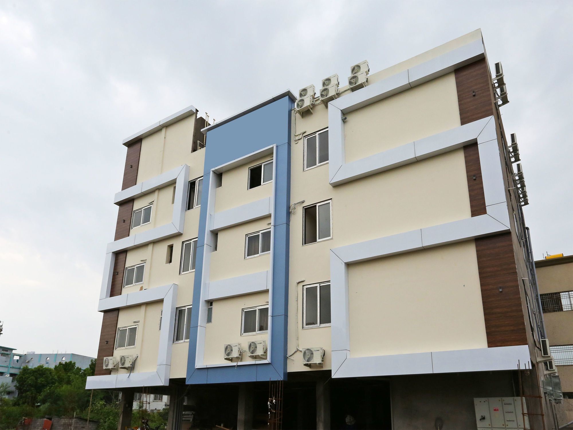 Oyo 15861 Hotel Shivganga Comfort Zone Rāipur Exteriör bild